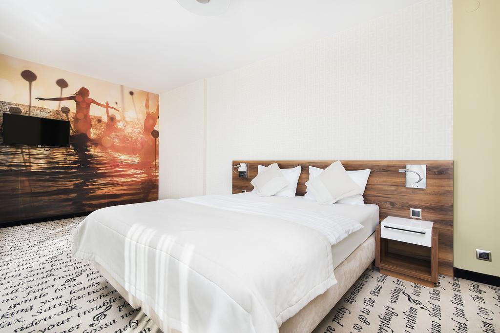 Hotel Piano Lublin Eksteriør bilde