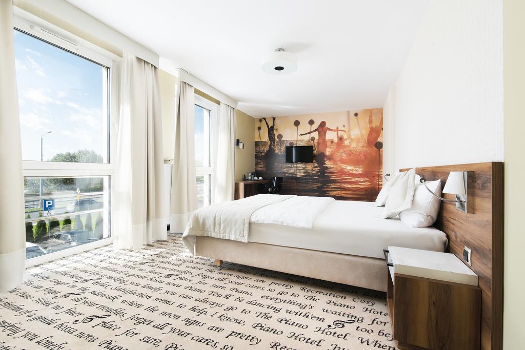 Hotel Piano Lublin Eksteriør bilde