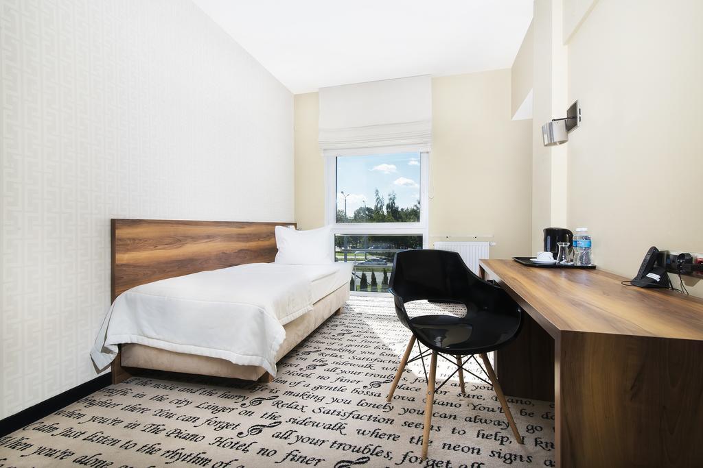 Hotel Piano Lublin Eksteriør bilde