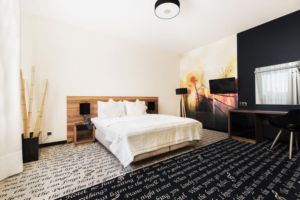 Hotel Piano Lublin Eksteriør bilde