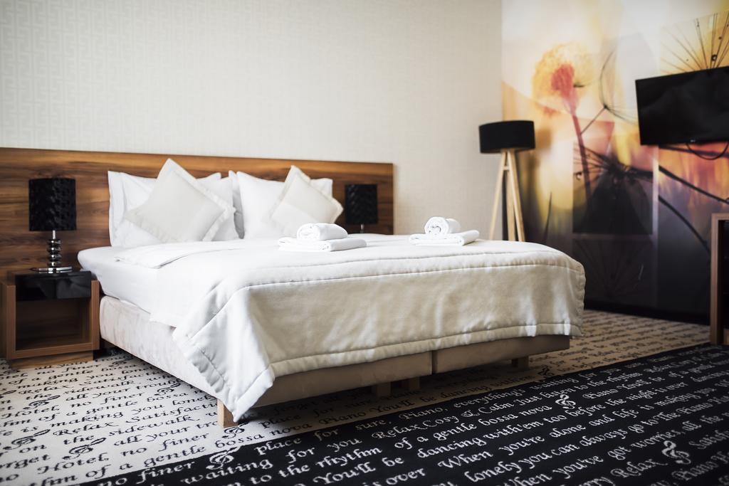 Hotel Piano Lublin Eksteriør bilde