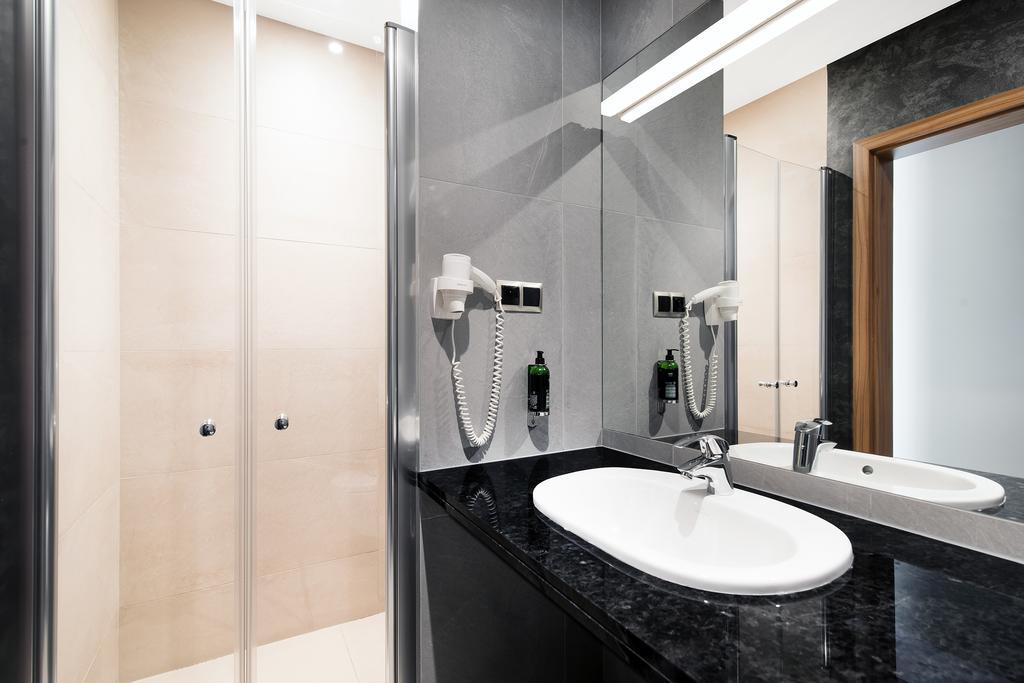 Hotel Piano Lublin Eksteriør bilde